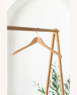 Dámské dřevěné ramínko DK – na saka, bundy, kabáty a košile (44 cm)