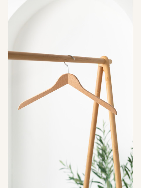 Dámské dřevěné ramínko DK – na saka, bundy, kabáty a košile (44 cm)