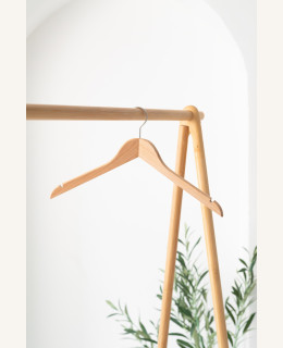 Dámské dřevěné ramínko DKZ – na saka, bundy, kabáty a košile (44 cm)