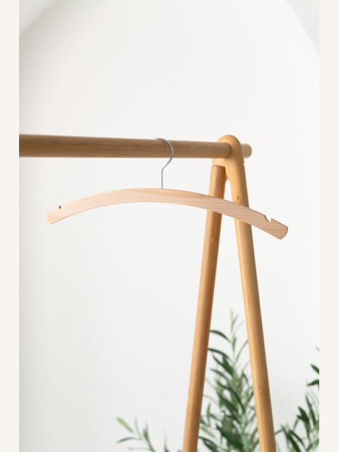 Dámské dřevěné ramínko DZ – na šaty a halenky (42 cm)