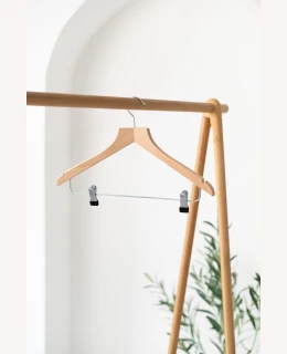 Luxusní dřevěné ramínko LUX-klips – na saka, kabáty, kalhoty i sukně (44 cm)