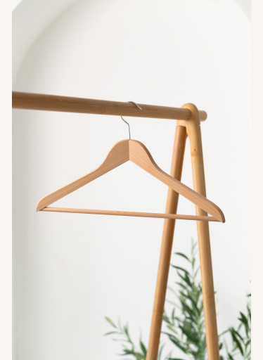 Pánské dřevěné ramínko PK – s kalhotovou tyčí na saka, bundy a kalhoty (44 cm)