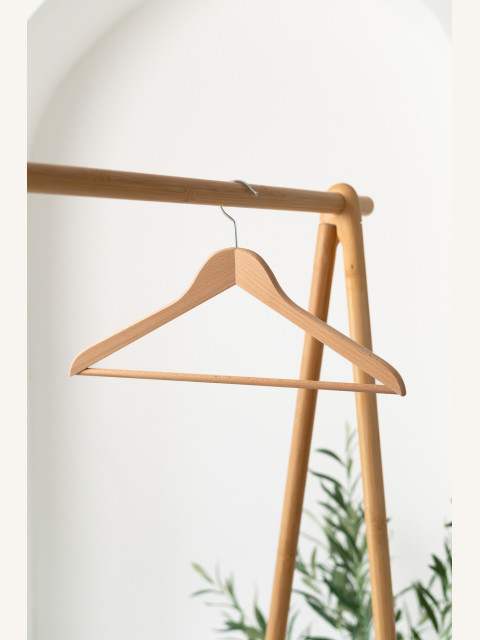 Pánské dřevěné ramínko PK – s kalhotovou tyčí na saka, bundy a kalhoty (44 cm)