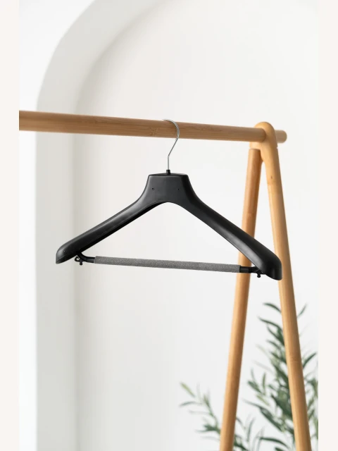 Plastové ramínko AN s molitanovou příčkou – na saka, kalhoty a sukně (42 cm)