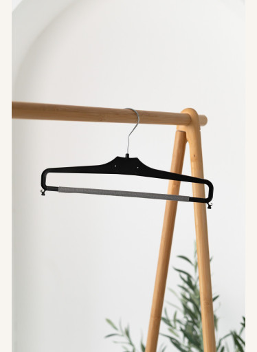 Plastové ramínko K s molitanem – na kalhoty a sukně bez sklouzávání (38 cm)