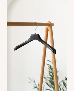 Plastové ramínko LUX – na saka, košile a bundy (36–50 cm)