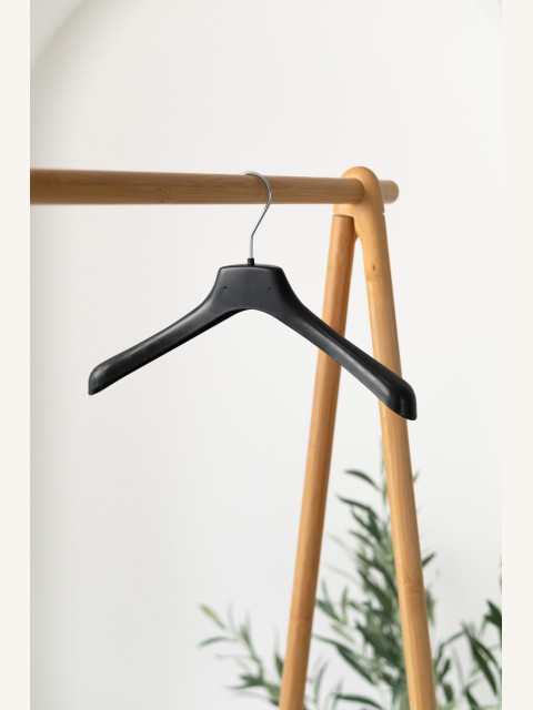 Plastové ramínko LUX – na saka, košile a bundy (36–50 cm)