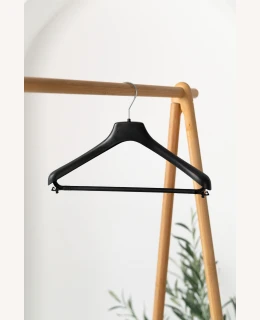 Plastové ramínko LUX s příčkou a háčky – na saka, kalhoty a sukně (36–50 cm)