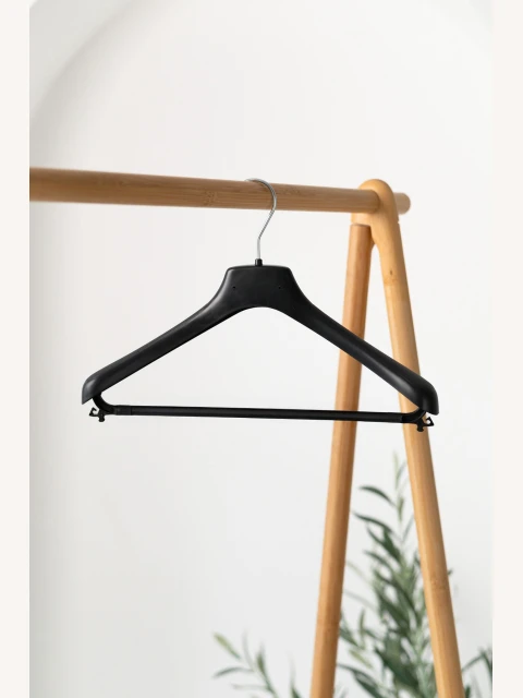 Plastové ramínko LUX s příčkou a háčky – na saka, kalhoty a sukně (36–50 cm)