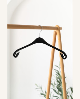 Plastové ramínko NA se zářezy – na tílka, halenky a oblečení na ramínka (43 cm)