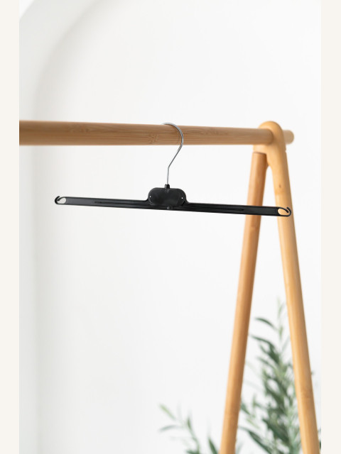 Plastové ramínko PD – na sukně s poutky (36 cm)